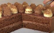 рецепт Бисквитно шоколадный торт со сливочным кремом