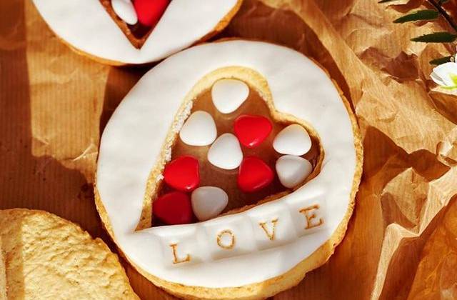 Песочное печенье к 14 февраля рецепт с фото пошагово Песочное печенье к 14 февраля рецепт с фото пошагово