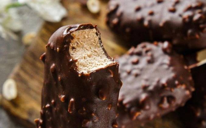 Мороженое шоколадное эскимо с орехами рецепт