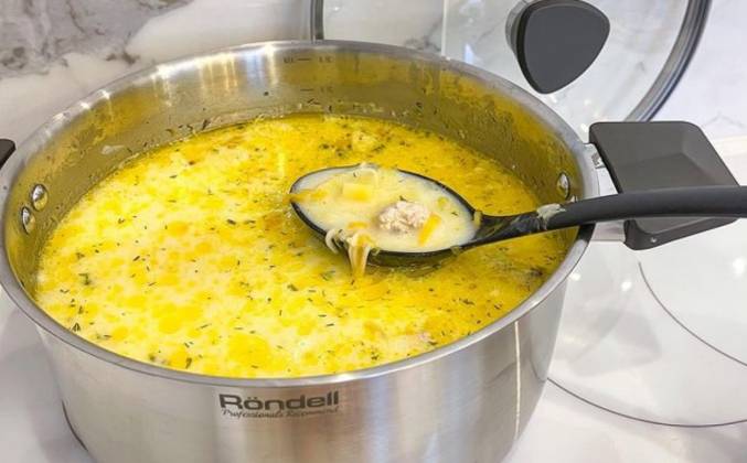 Вариант 1: Классический рецепт сырного супа с вермишелью