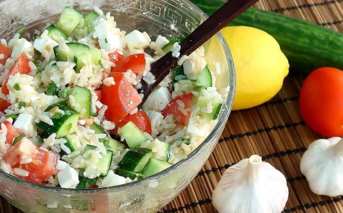 Салат с ветчиной и рисом в ананасе — пошаговый рецепт приготовления с фото