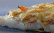 рецепт Рыба запеченная в духовке в майонезе с овощами и сыром