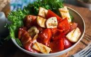 рецепт Овощной салат с жареным сыром, помидорами и перцем