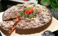 рецепт Шоколадный пирог с творожной начинкой