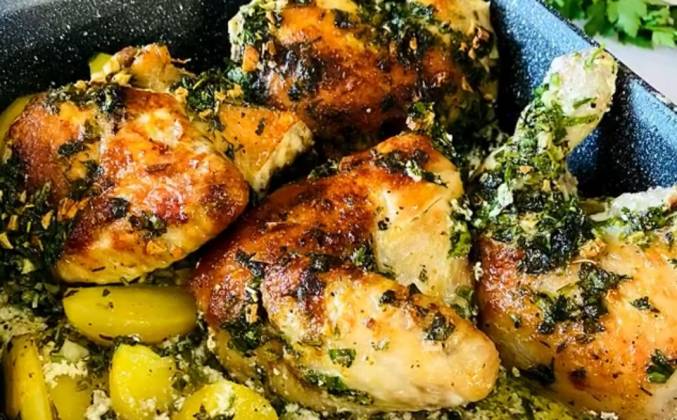 Филе курицы в сливочно-чесночном соусе на сковороде - рецепт | Чудо-Повар