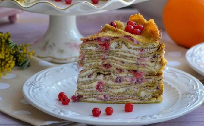 Блинный торт с творогом, смородиной и апельсином рецепт с