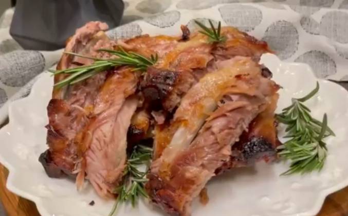 Вкусные свиные ребрышки в духовке с медом рецепт