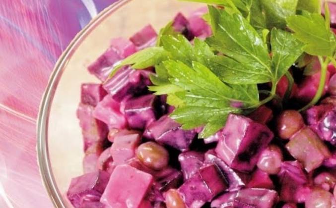 Салат из свеклы с горошком рецепт