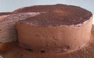 рецепт Блинный торт из шоколадных блинчиков и шоколадного крема
