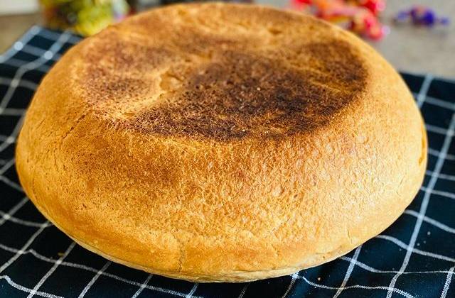 Турецкий хлеб базлама на сковороде