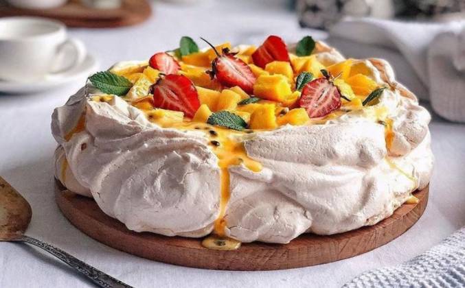 Десерт Павлова манго-маракуйя с маскарпоне рецепт