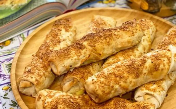 Как приготовить Турецкий борек сигара с картошкой, фаршем и луком просто рецепт пошаговый