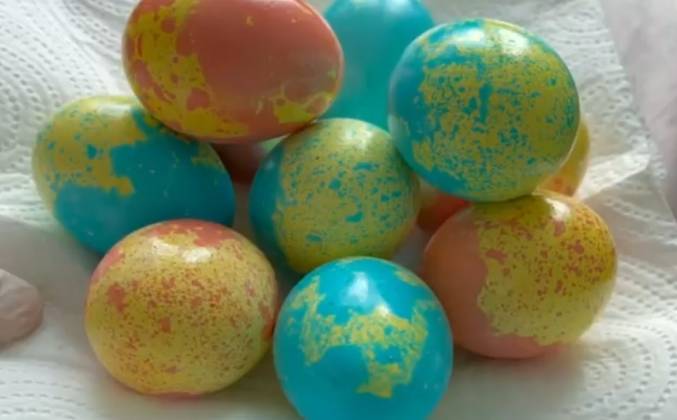 Видео Как покрасить яйца красителями пищевыми на пасху рецепт