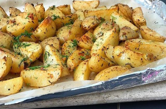 Картофель по деревенски с чесноком с корочкой в духовке рецепт