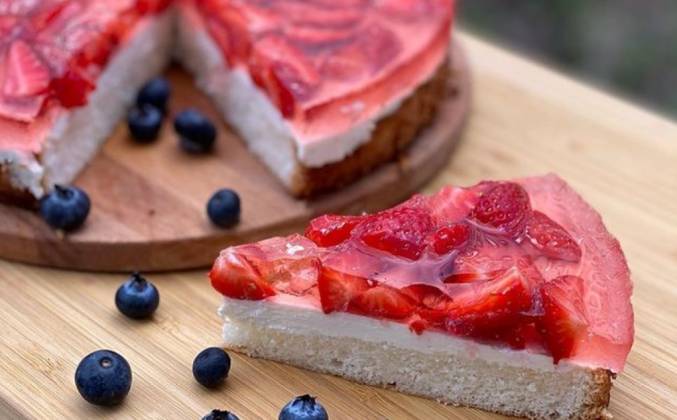 Как приготовить Желе торт с ягодами и фруктами и творожным кремом рецепт пошагово