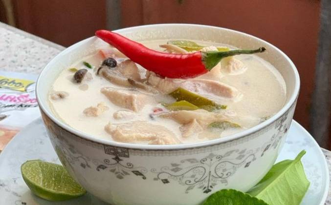 Тайский суп Том Кха Кай с курицей рецепт