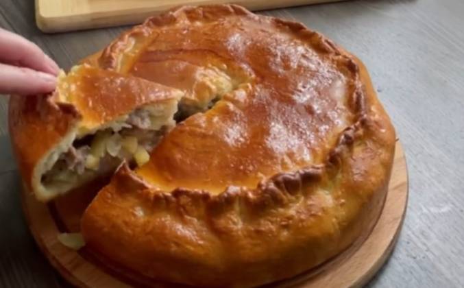 Видео Мясной пирог с картошкой из дрожжевого теста рецепт