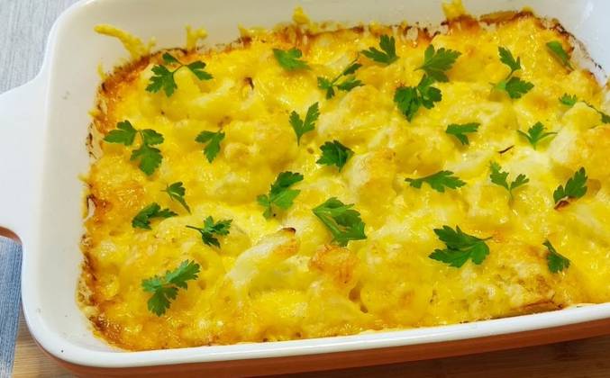 Как вкусно запечь в духовке цветную капусту под сыром: простой рецепт