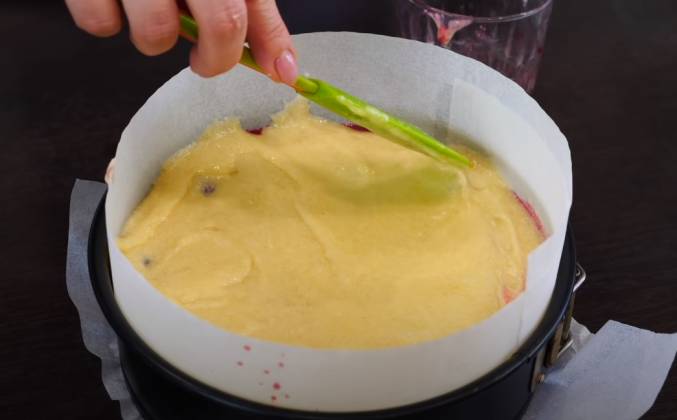 Пирог на кефире с манкой в духовке рецепт фото пошагово