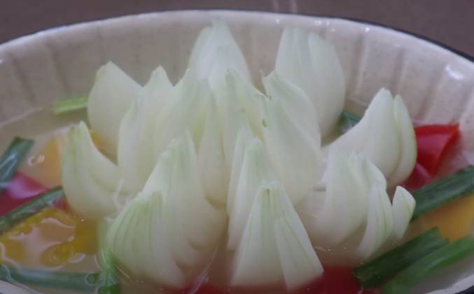Белое кимчи из лука по корейски рецепт