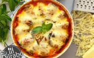рецепт Баклажаны с сыром, фаршем и помидорами в духовке