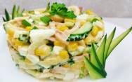 рецепт Вкусный салат из кальмаров с яйцом и огурцом