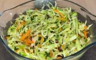 рецепт Легкий весенний салат из капусты с огурцом и редиской