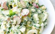 рецепт Летний салат из огурца, редиски и яиц с зеленью