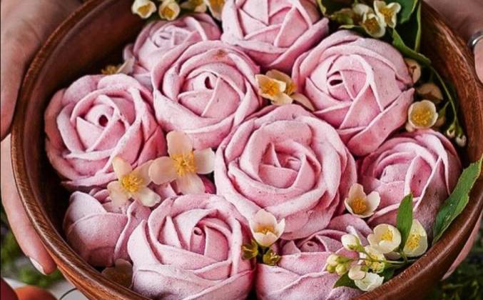 Как приготовить: Украшение торта розами из крема — рецепт и советы от Бабушки Эммы