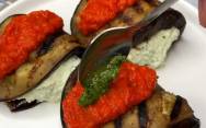 рецепт Баклажаны с начинкой из творога и сыра с овощами