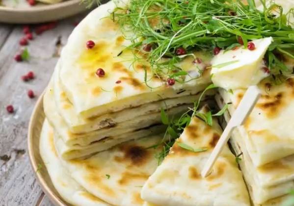 Видео Лепешки с картофелем и сыром с кефиром на сковороде рецепт