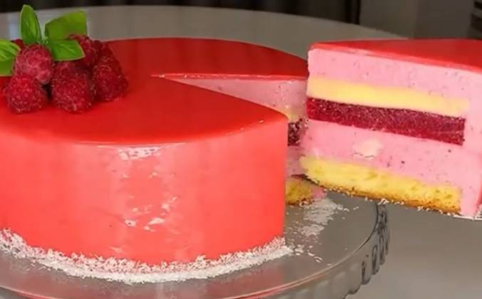Видео Малиновый муссовый торт с желейной прослойкой рецепт