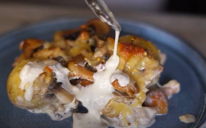 Курица с картофелем и грибами в сливочном соусе рецепт