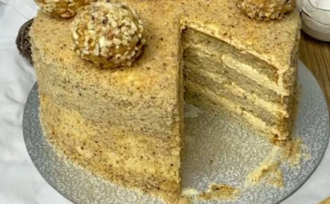Видео Ореховый торт с кремом из варёного сгущённого молока рецепт