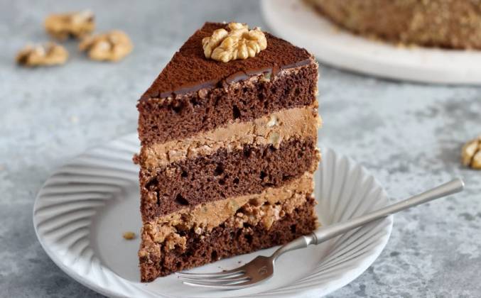 Шоколадный торт с вареной сгущенкой и грецкими орехами рецепт с фото  пошагово