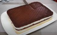 рецепт Шоколадный торт с творожным кремом и печеньем савоярди