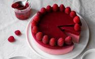 рецепт Творожно ягодный торт с клубникой