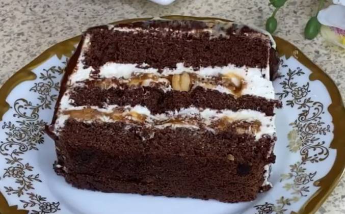 Домашний торт Сникерс с вареной сгущенкой и арахисом рецепт с фото пошагово
