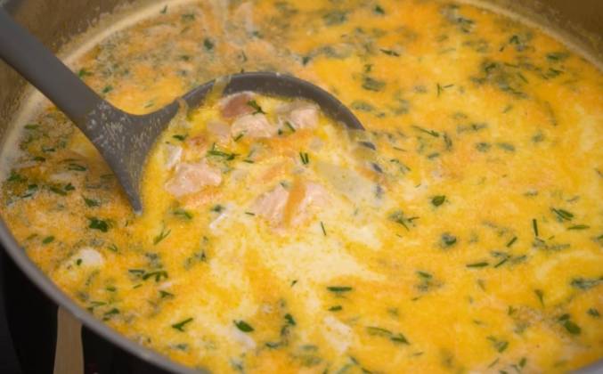 Рыбный суп из красной рыбы, помидоров и картошки со сливками рецепт