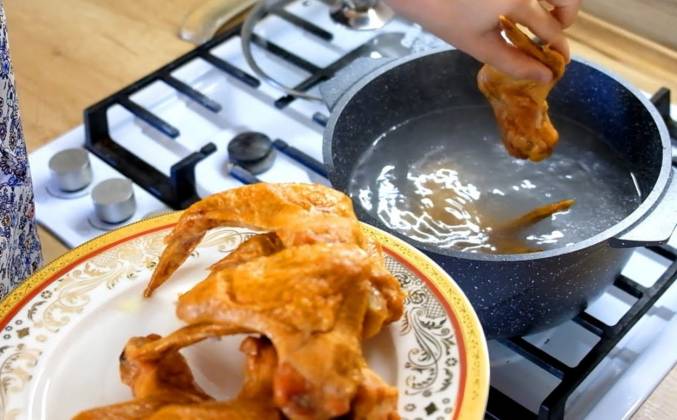 Как приготовить гороховый суп с копчеными крылышками рецепт