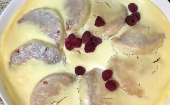 Видео Сырники в сметанном креме в духовке рецепт