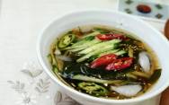 Холодный корейский суп из огурцов свежих Ои Нэнгук