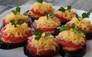 рецепт Баклажаны с помидорами, сыром, чесноком и майонезом на сковороде