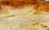 рецепт Картофельный гратен с сыром, сливками и молоком в духовке