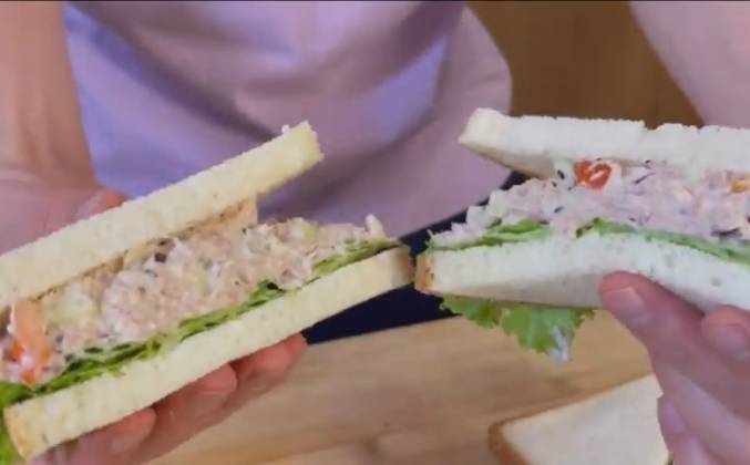 Видео Сэндвичи с тунцом консервированным рецепт