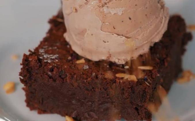 Видео Шоколадный Брауни со сливочным маслом рецепт