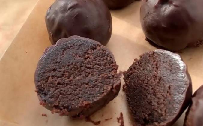 Видео Домашние шоколадные конфеты с манкой рецепт