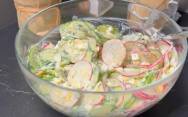 рецепт Весенний салат с огурцами, редисом и греческим йогуртом