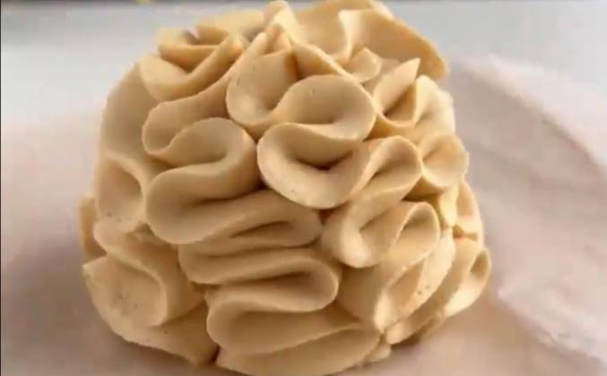 Видео Карамельный кремчиз для прослойки бисквитных тортов рецепт