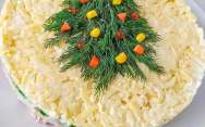 рецепт Новогодний салат с ветчиной, яйцами, огурцом и сыром